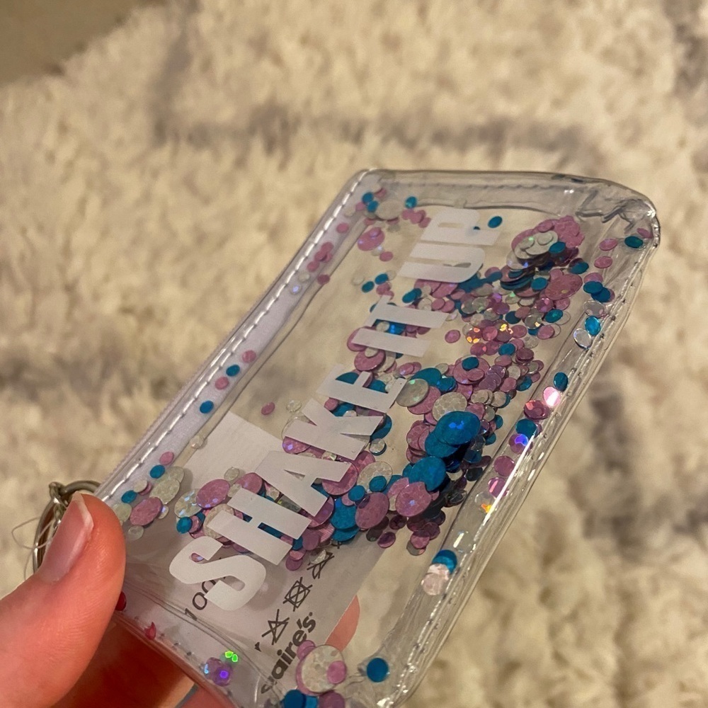 SHAKE It Up Pouch - Claire’s - Picture 5 of 6